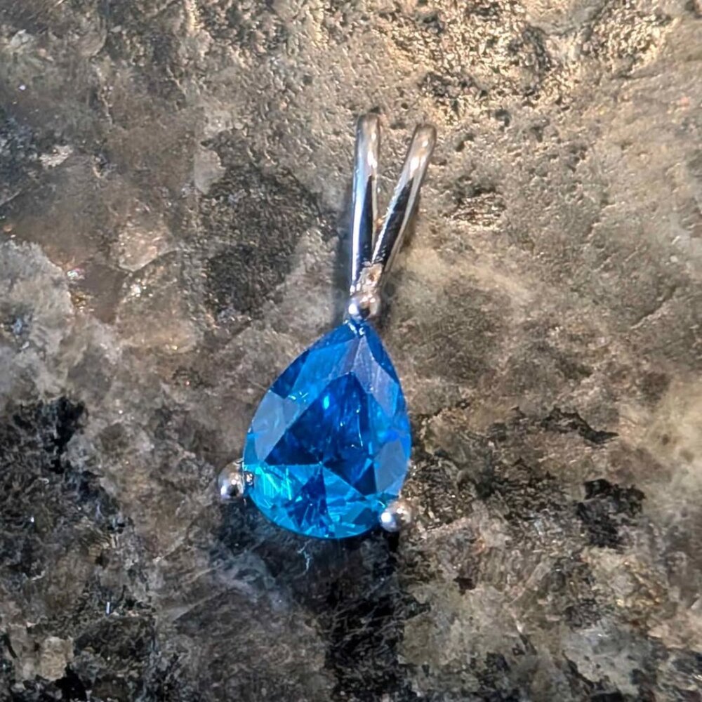 NEW Tocara DiAmi drop shape blue pendant from sterling silver rhodium plated